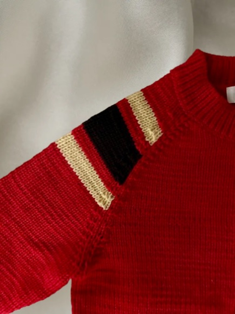 Victoria Beckham 100% Wool Red Crewneck Sweater with Gold & Black, Small - Picture 9 of 9